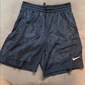 Black Nike Girls Large shorts
